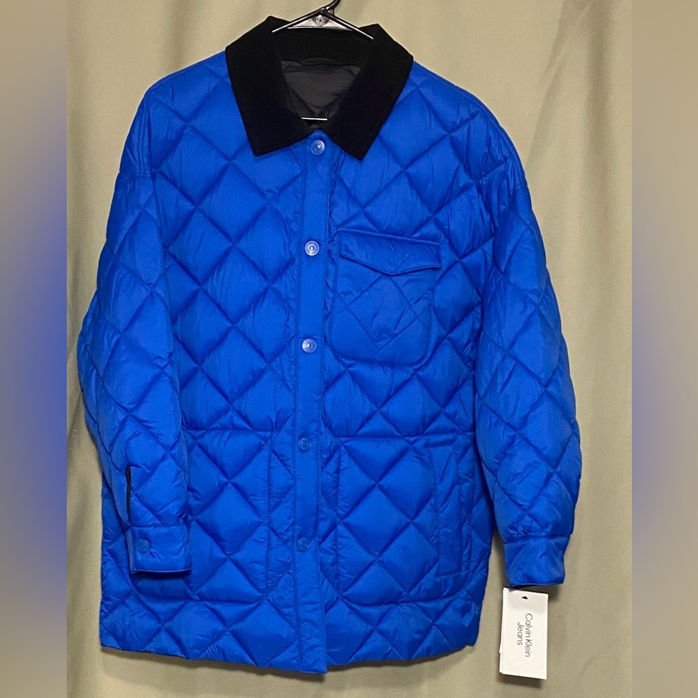 Calvin Klein Jeans Women’s Reversible Quilled Barn Jacket in Lapis Blue Black L